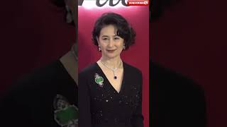 #何超琼 罕见现身某活动，61岁依然气质极好！作为赌王最疼爱的女儿、一出生就被寄予厚望，错失挚爱让她留下终身遗憾