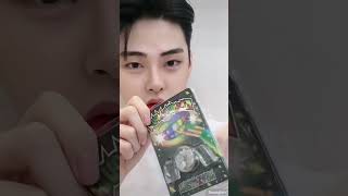 번쩍번쩍 거리는 입